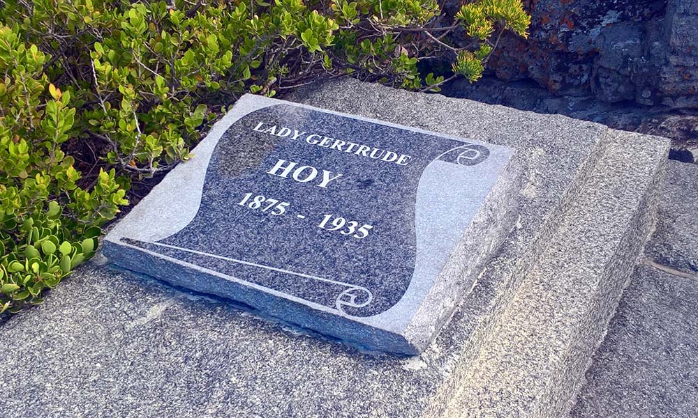 Repaired Plaques on Hoy’s Graves – March 2018